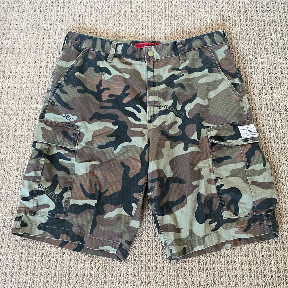 Vintage Dc skateboard camo cargo shorts